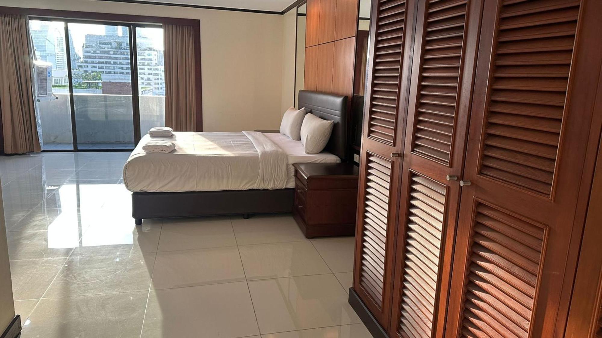 Affordable Serviced Apartments In Nana Omni Tower - Prime Sukhumvit Location בנגקוק מראה חיצוני תמונה