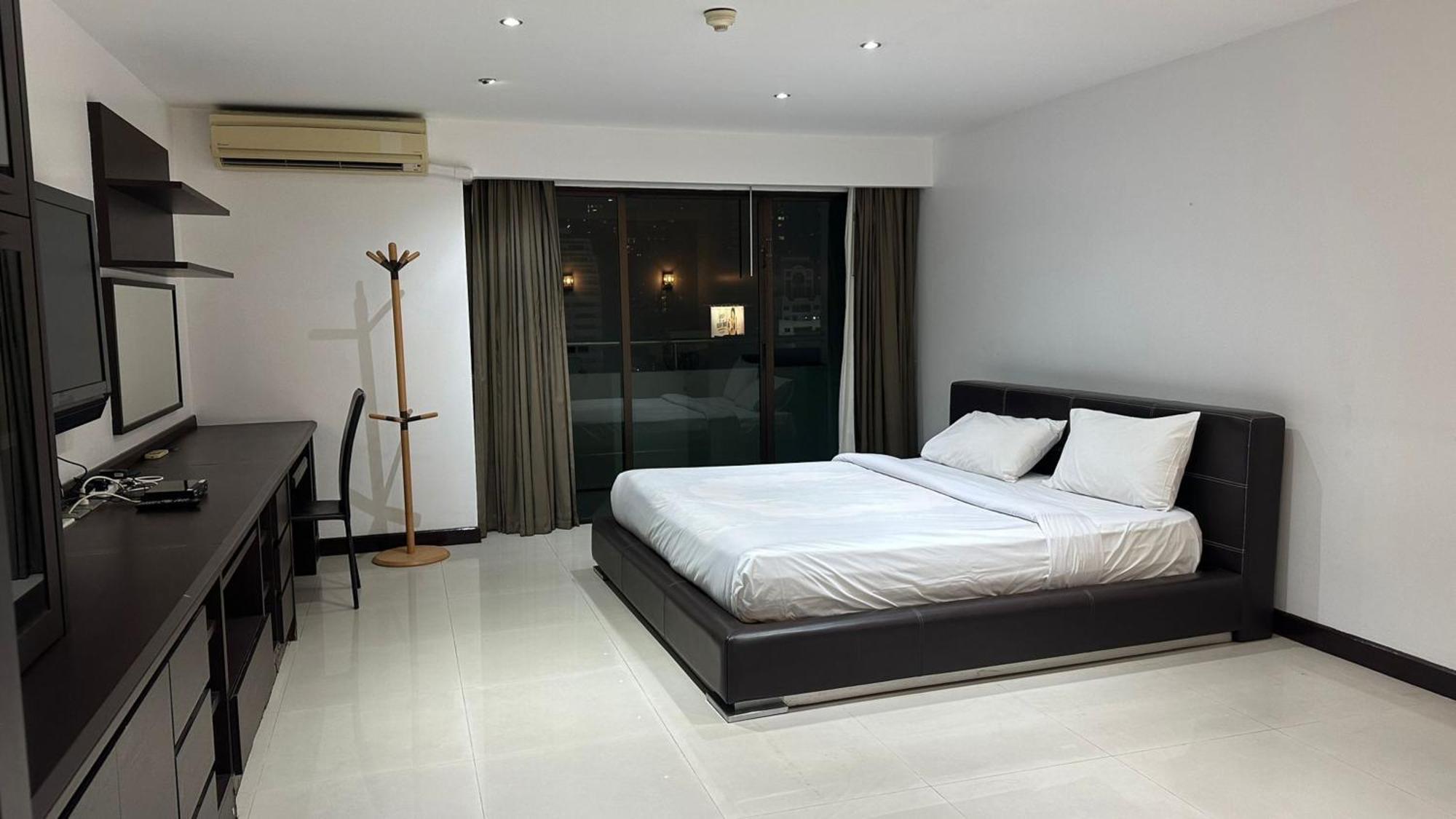 Affordable Serviced Apartments In Nana Omni Tower - Prime Sukhumvit Location בנגקוק מראה חיצוני תמונה