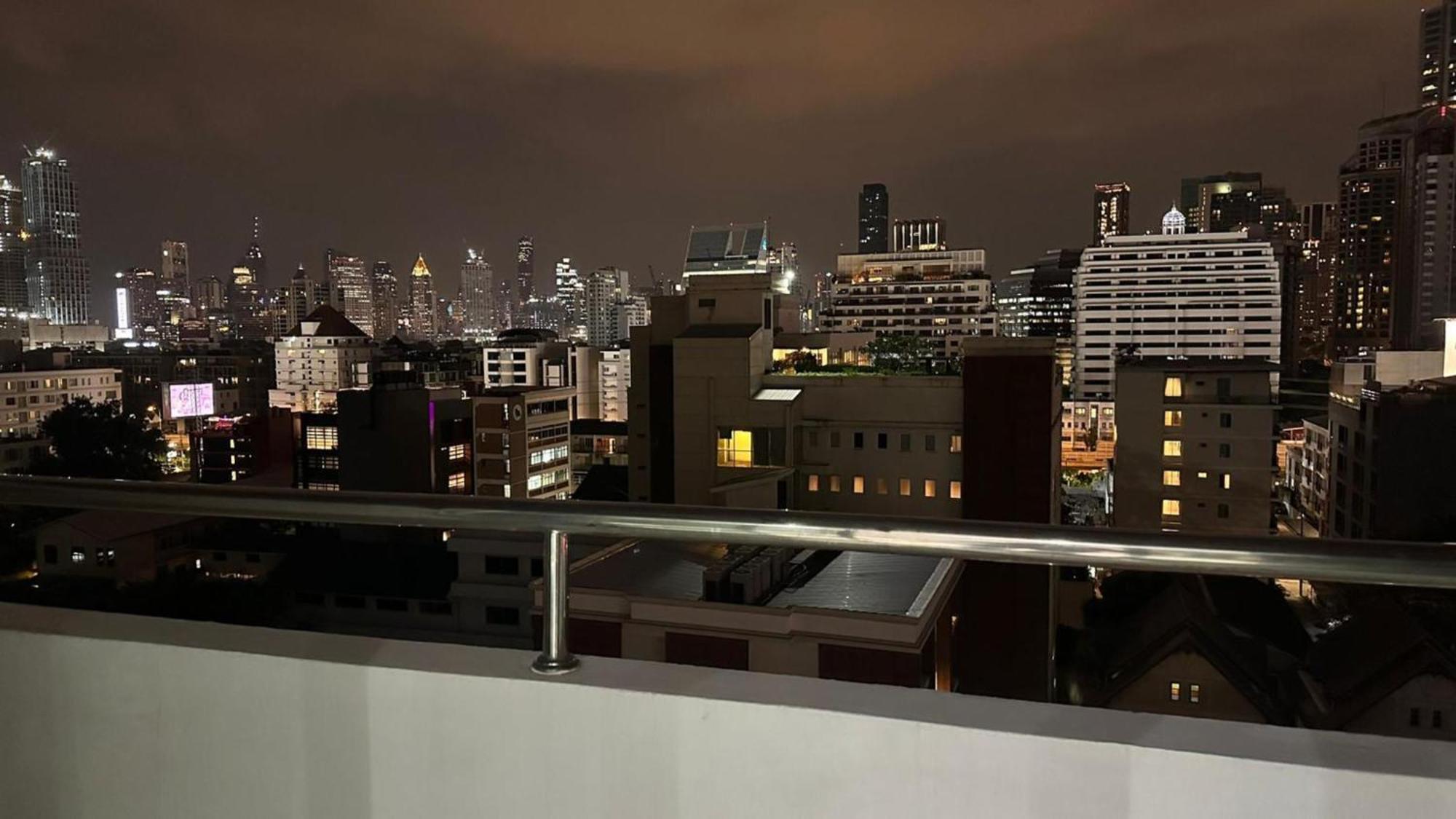 Affordable Serviced Apartments In Nana Omni Tower - Prime Sukhumvit Location בנגקוק מראה חיצוני תמונה