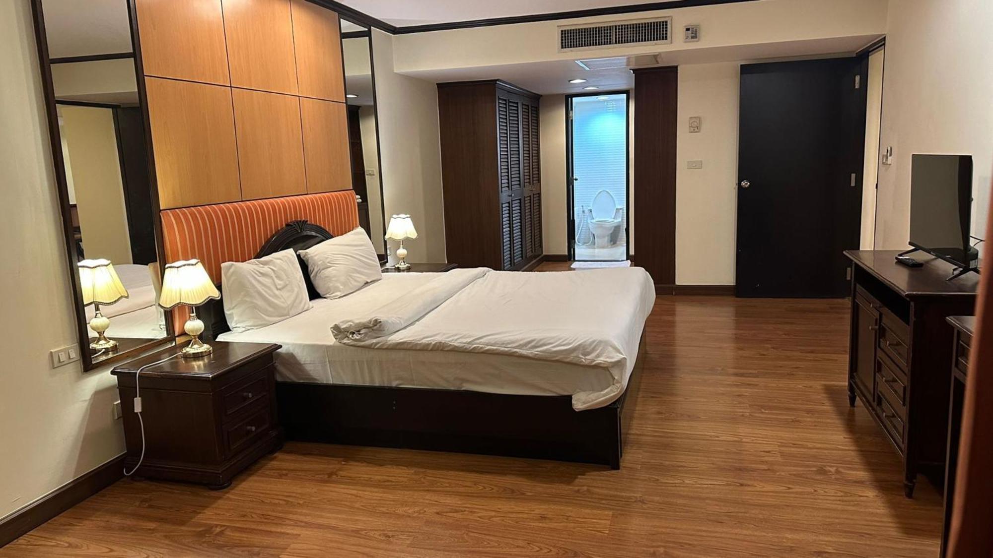 Affordable Serviced Apartments In Nana Omni Tower - Prime Sukhumvit Location בנגקוק מראה חיצוני תמונה