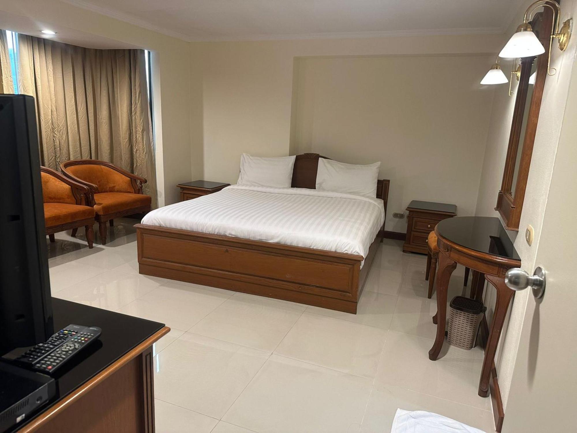 Affordable Serviced Apartments In Nana Omni Tower - Prime Sukhumvit Location בנגקוק מראה חיצוני תמונה