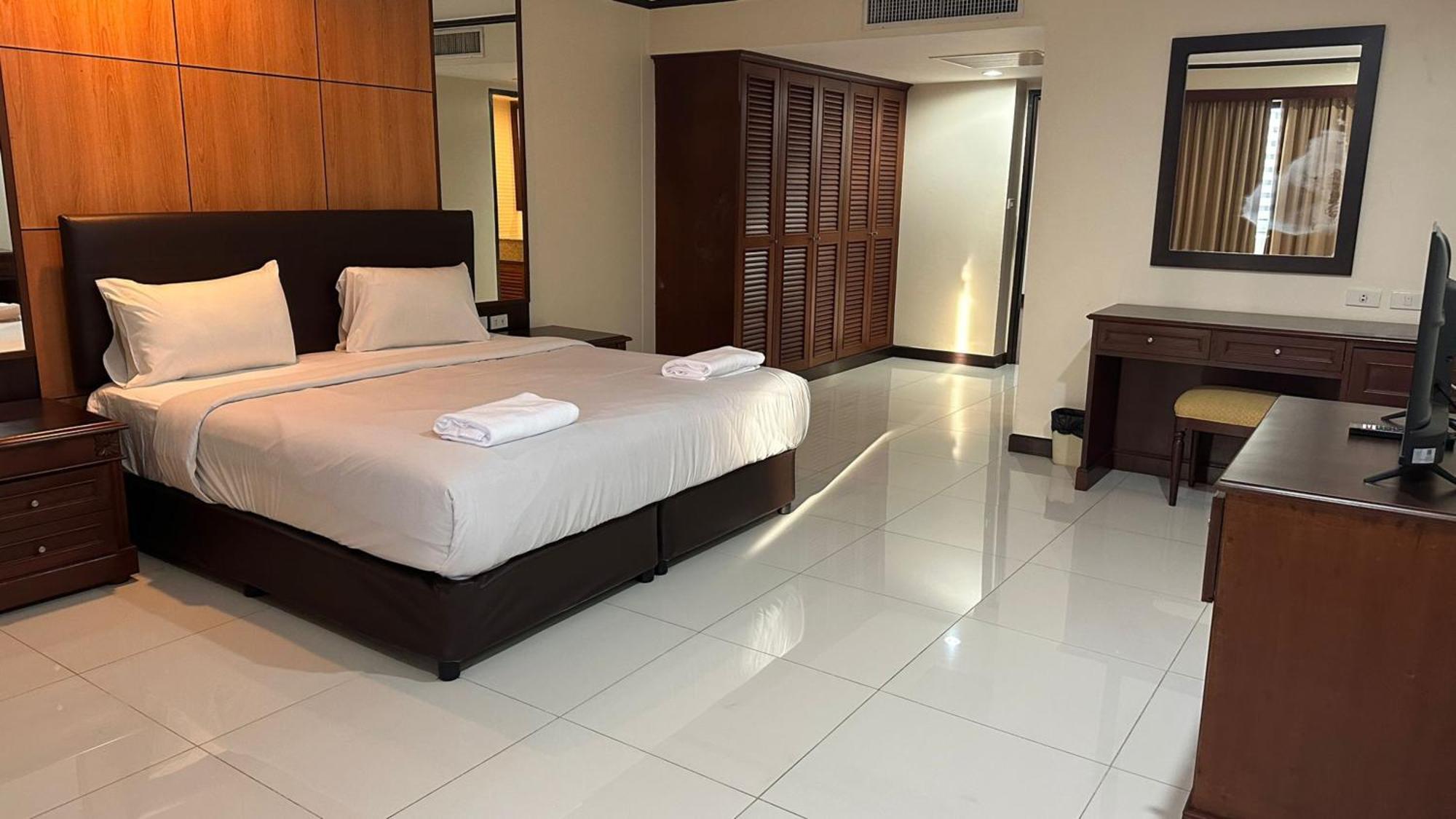 Affordable Serviced Apartments In Nana Omni Tower - Prime Sukhumvit Location בנגקוק מראה חיצוני תמונה