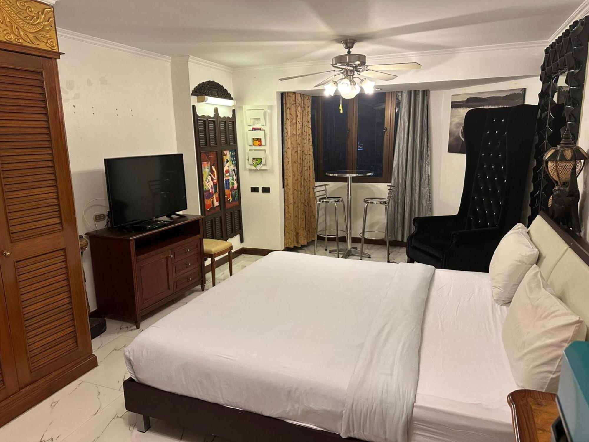 Affordable Serviced Apartments In Nana Omni Tower - Prime Sukhumvit Location בנגקוק מראה חיצוני תמונה