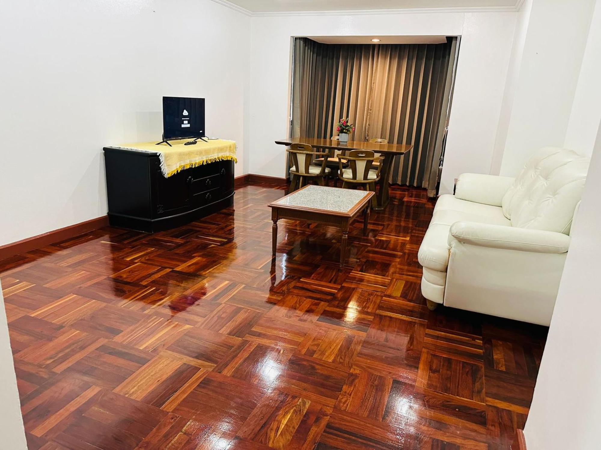 Affordable Serviced Apartments In Nana Omni Tower - Prime Sukhumvit Location בנגקוק מראה חיצוני תמונה