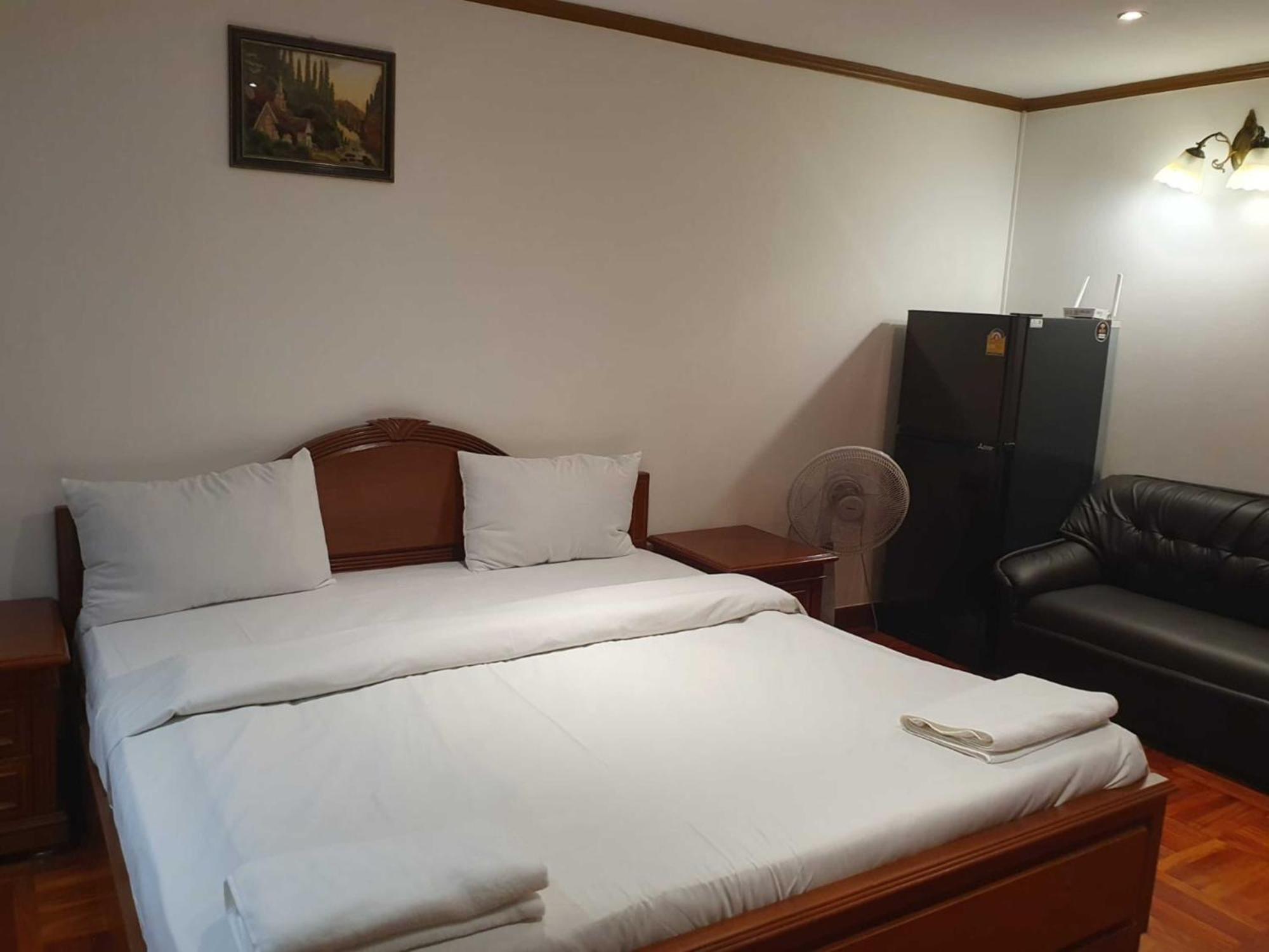 Affordable Serviced Apartments In Nana Omni Tower - Prime Sukhumvit Location בנגקוק מראה חיצוני תמונה
