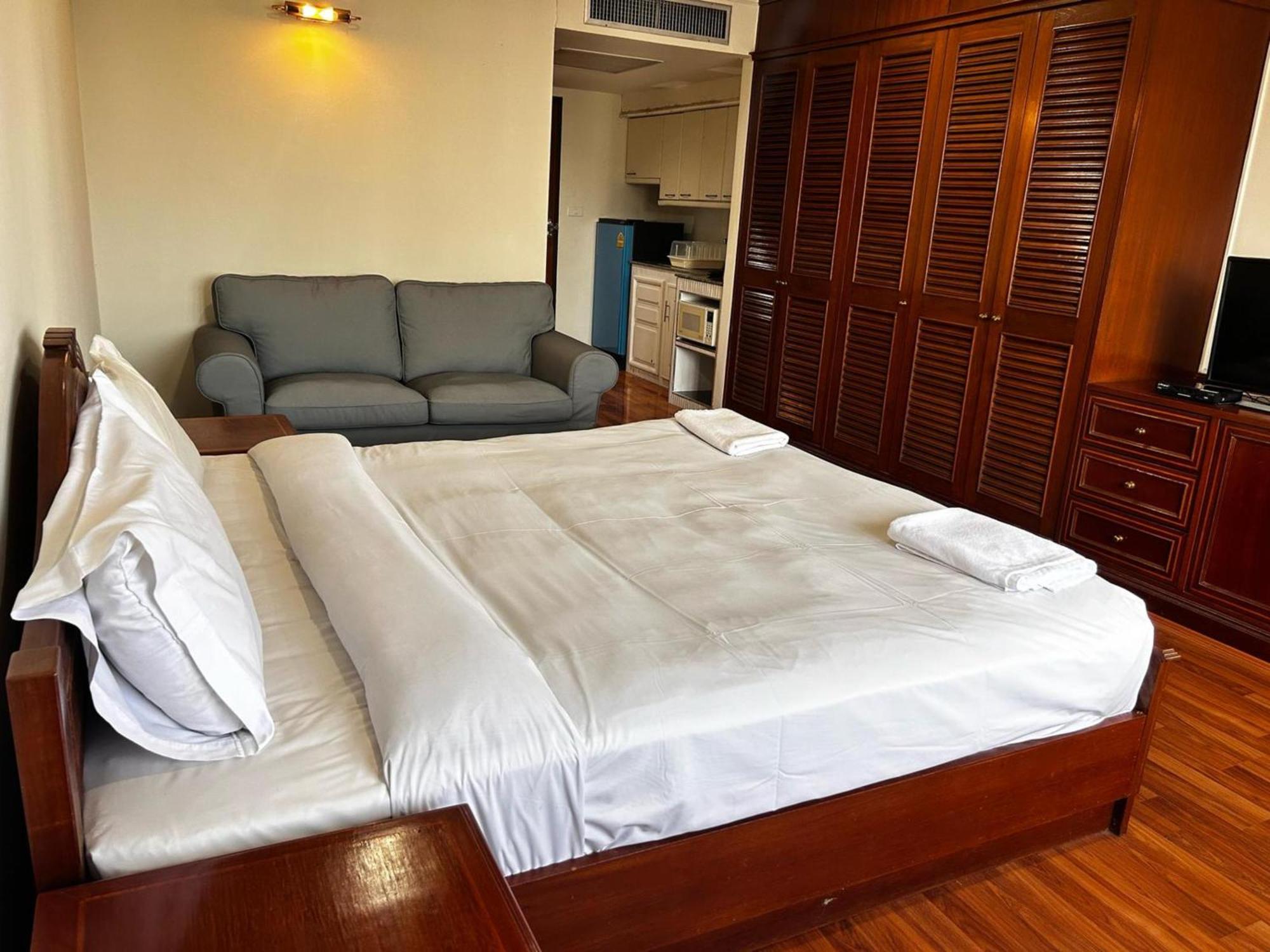 Affordable Serviced Apartments In Nana Omni Tower - Prime Sukhumvit Location בנגקוק מראה חיצוני תמונה